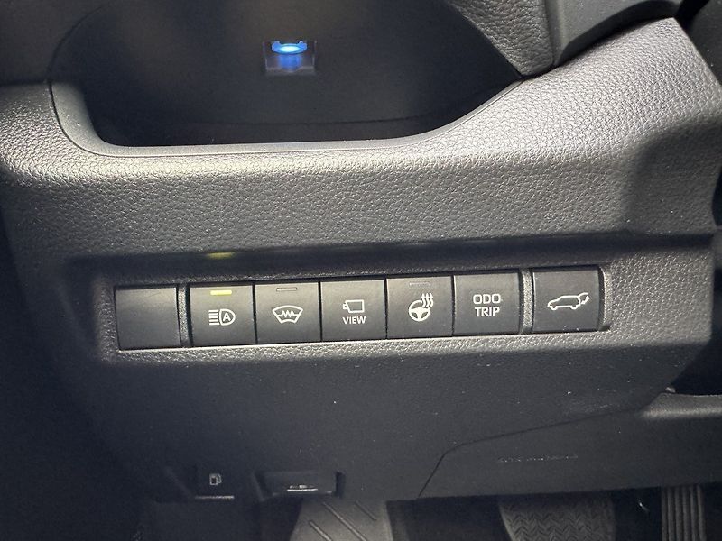 Toyota RAV4 (2023) 2.5HSD 4WD Hybrid Executive - fotka 8 z 49