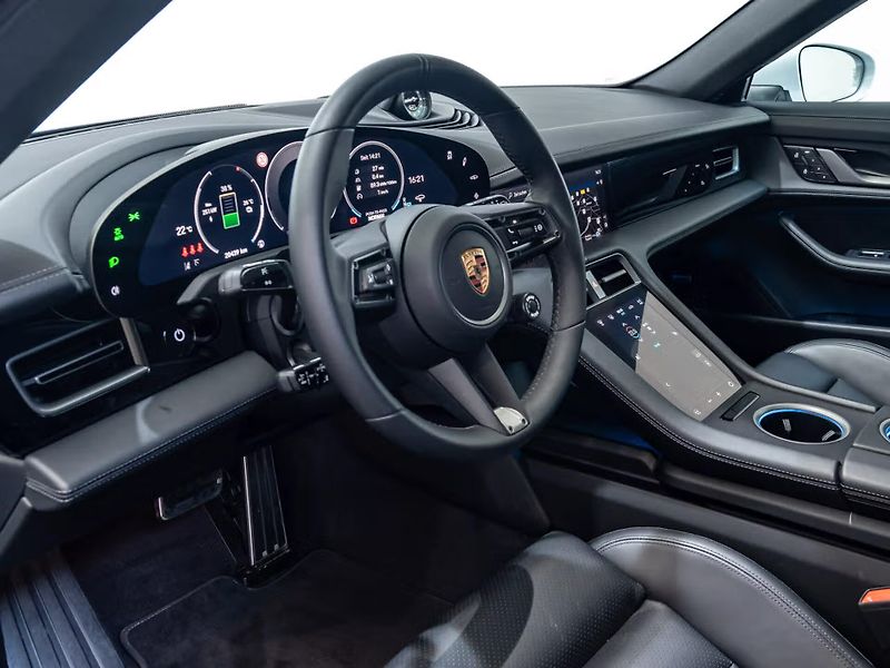 Porsche Taycan 4S Cross Turismo Pano 360 Inno - fotka 9 z 19