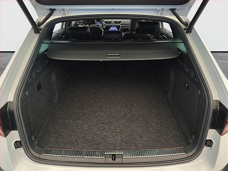 Škoda Superb (2020) Laurin&Klement iV 1.4 TSI PHEV - fotka 14 z 21