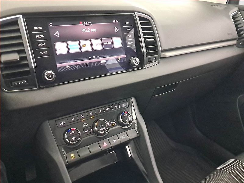 Škoda Karoq (2018) Ambition Plus 1.0 TSI, Navi - fotka 12 z 19