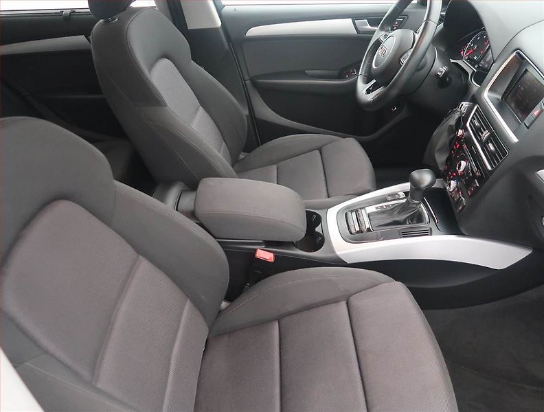 Audi Q5 (2014) 2.0 TDI, 4X4, Automat - fotka 9 z 14