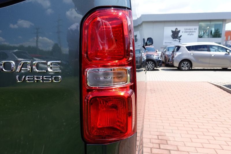 Toyota ProAce Verso 2.0 Diesel 144 6 MT 5D L2 Fami - fotka 32 z 33