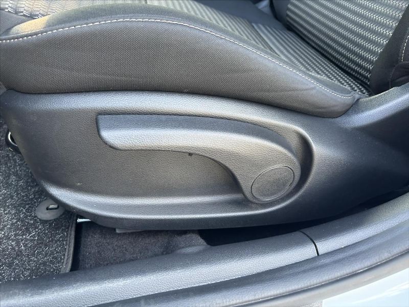 Kia Ceed 1,5 TGDi TOP ZÁRUKA TOP STAV - fotka 11 z 42