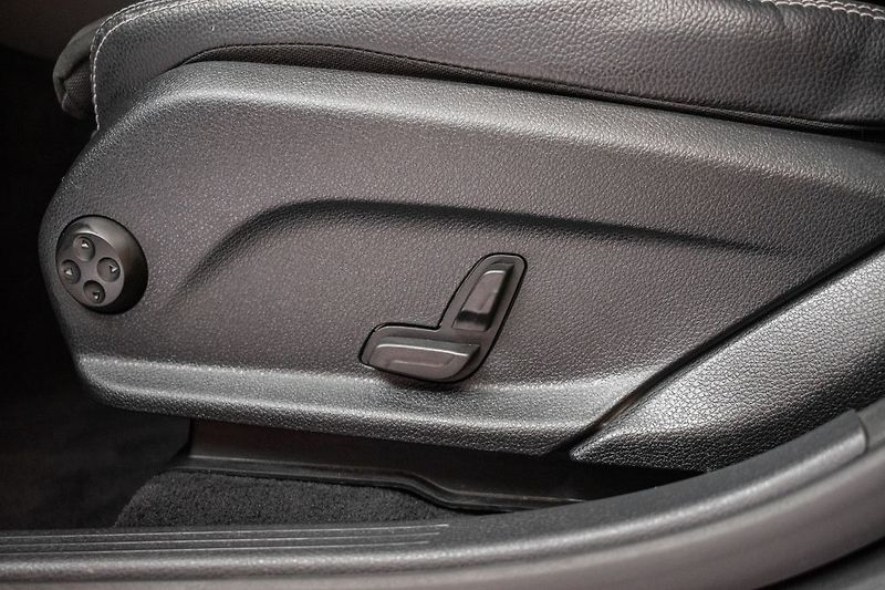 Mercedes-Benz GLC 220d AMG*4MATIC*AIRMATIC*DPH* - fotka 17 z 43