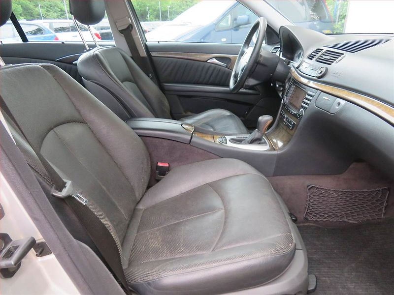 Mercedes-Benz Třídy E (2003) E 320 CDI , Automat, po STK - fotka 9 z 16