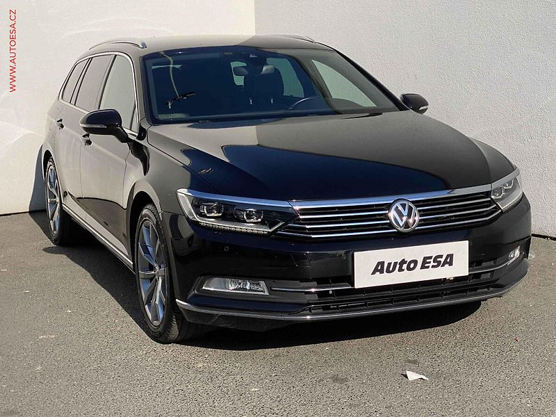 Volkswagen Passat (2015) 2.0 TDi, R-Line, DSG, LED - fotografie inzerátu