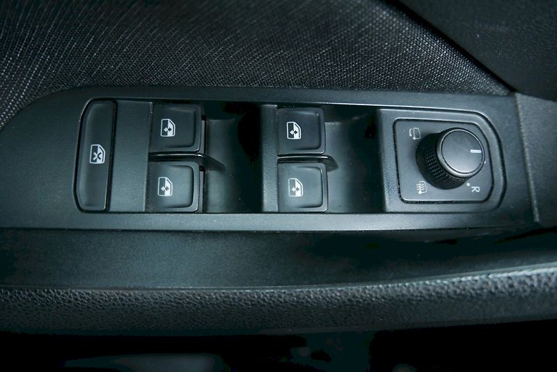 Škoda Kamiq (2023) 1.5 TSI 110 kW M6° Style - fotka 12 z 34
