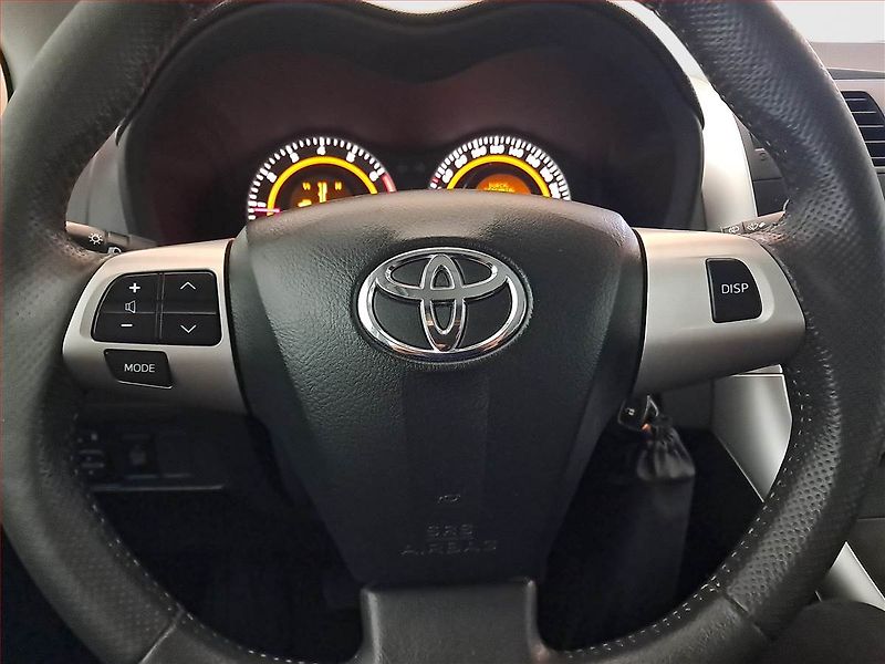 Toyota Auris (2010) 1.3 Dual VVT-i, Park. senzory - fotka 16 z 16
