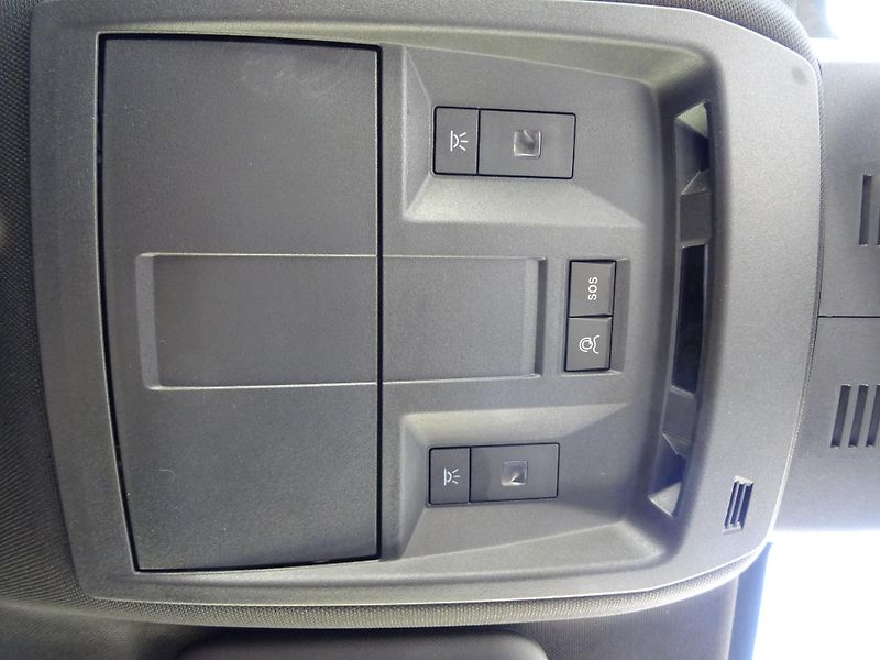 Peugeot 3008 (2026) GT Elektromotor 157kW / 210k - fotka 42 z 51