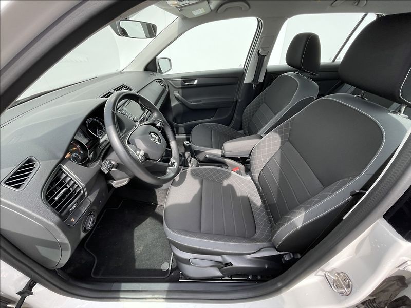 Škoda Fabia 1,0 TSI Combi Ambition Plus - fotka 4 z 23