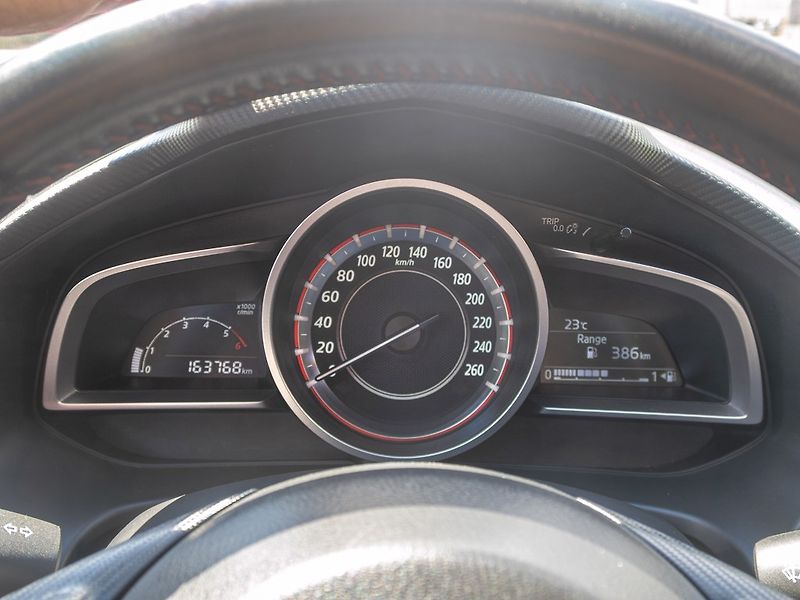 Mazda 3 (2015) ČR 2.2D 110KW – PLNÁ SERVISKA! - fotka 22 z 54