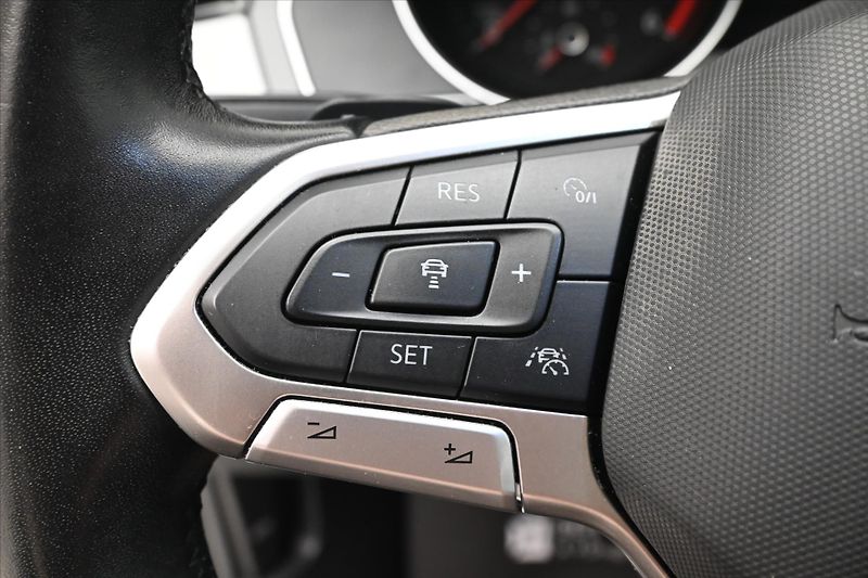 Volkswagen Passat 2,0 TDI 110KW DSG BUSINESS Zár - fotka 24 z 31