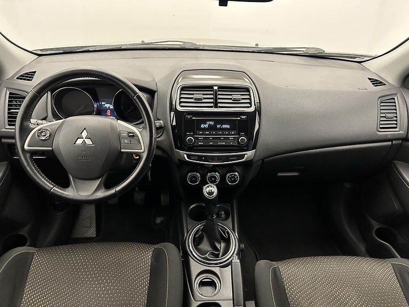 Mitsubishi ASX 1.6 MIVEC INVITE+ - fotka 5 z 23