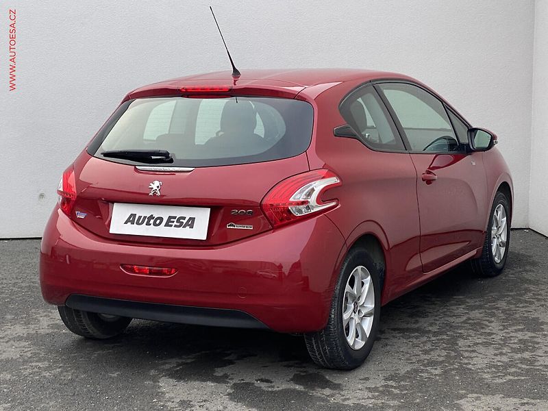 Peugeot 208 (2013) 1.2i, ČR, Active, +kola - fotka 4 z 14