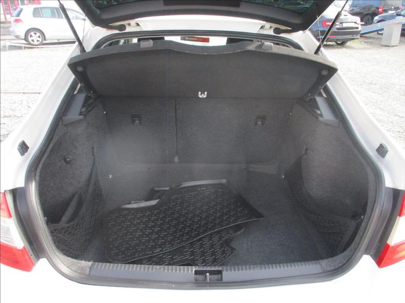 Škoda Octavia 1,6 TDI, DSG,tažné,serv.kniha, - fotka 13 z 44