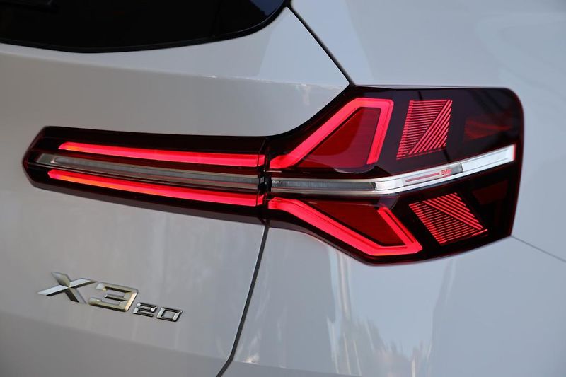 BMW X3 20 xDrive - fotka 18 z 18