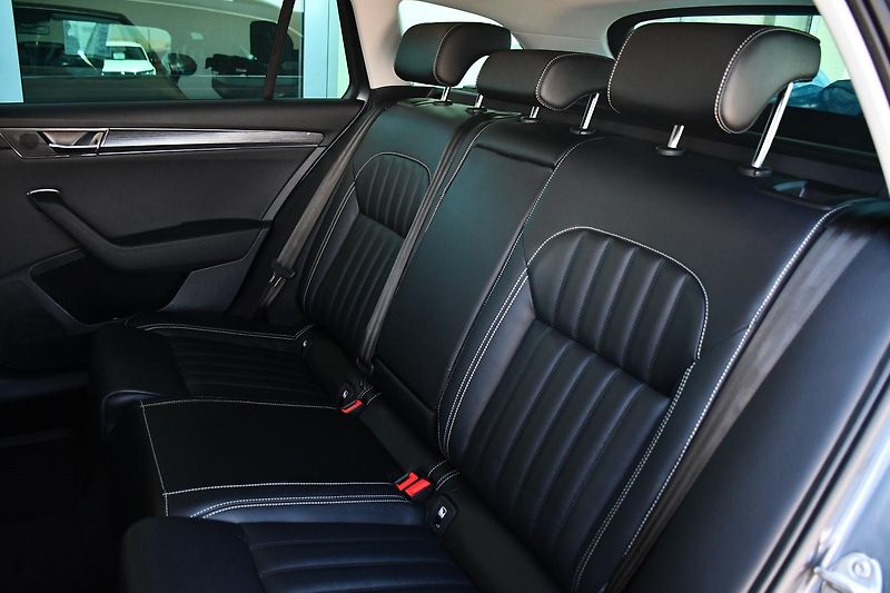 Škoda Superb 2.0TDi 147kW STYLE  NTOP TAŽNÉ - fotka 22 z 45