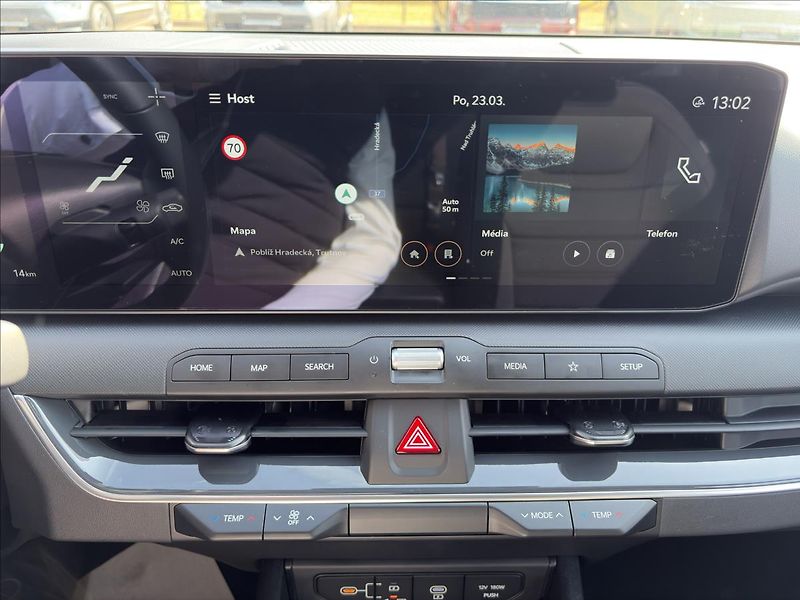 Kia K4 (2026) 1,0   T-GDI 7DCT EXCLUSIVE - fotka 12 z 19