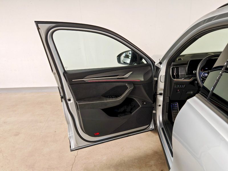 Škoda Kodiaq (2025) 2.0 TDI 110 kW DSG Sportline - fotka 21 z 32