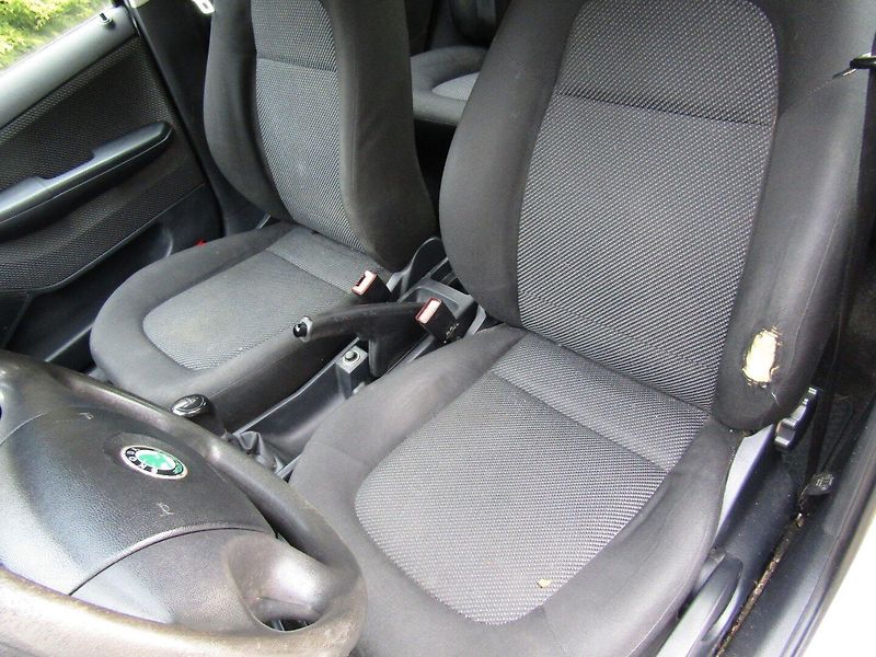 Škoda Fabia (2004) 1.4 TDI 55kW - fotka 19 z 36
