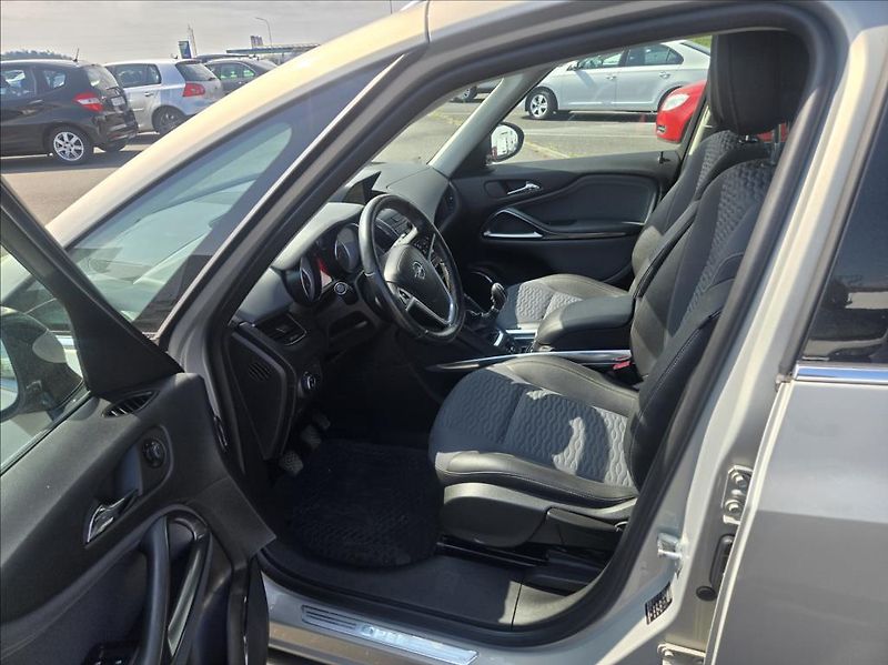 Opel Zafira 2,0 CDTI  TOURER 7 MÍST - fotka 10 z 35