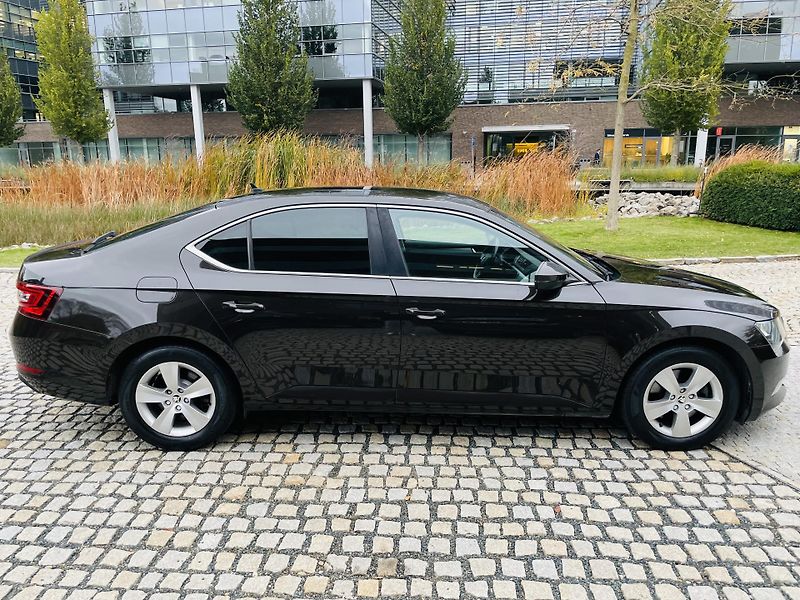 Škoda Superb 1.4TSI 1.MAJITEL KAMERA VÝHŘEV - fotka 12 z 48