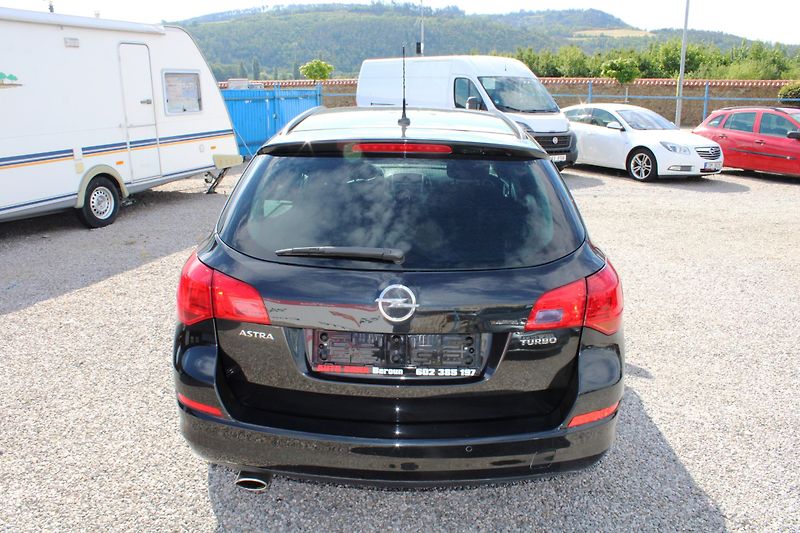 Opel Astra (2011) 1,4i KLIMA TEMPOMAT EL.OKNA - fotka 6 z 16