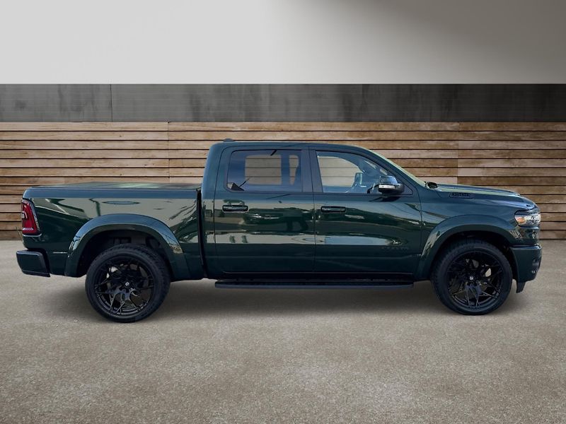 Dodge RAM (2022) +SERRANO GREEN+LOOK26+HEMI+ - fotka 2 z 24