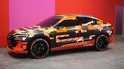 A zatím maskovaný prototyp druhé karosářské verze modelu e-tron