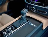 Volvo V90 Cross Country.