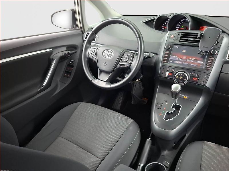 Toyota Verso (2017) 1.8 Valvematic, Automat - fotka 7 z 19