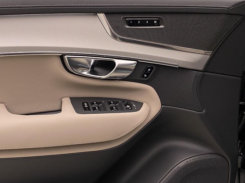 Volvo XC90 (2026) T8 AWD Plug-in CORE 7m - fotka 29 z 64