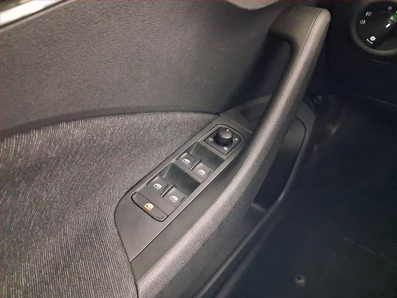 Škoda Scala (2019) Style 1.0 TSI, Serv.kniha - fotka 18 z 19