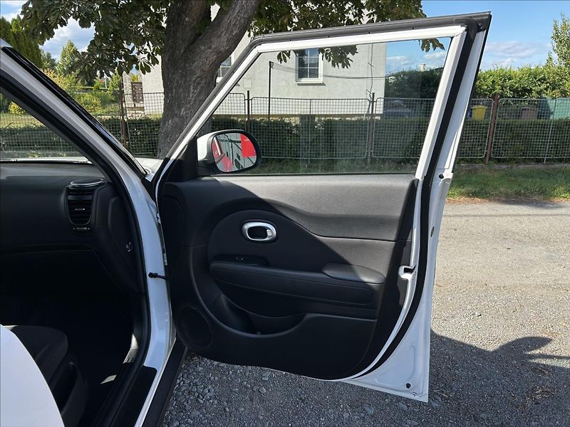 Kia Soul 1,6 GDi Automat 44t km  Tažné - fotka 28 z 44
