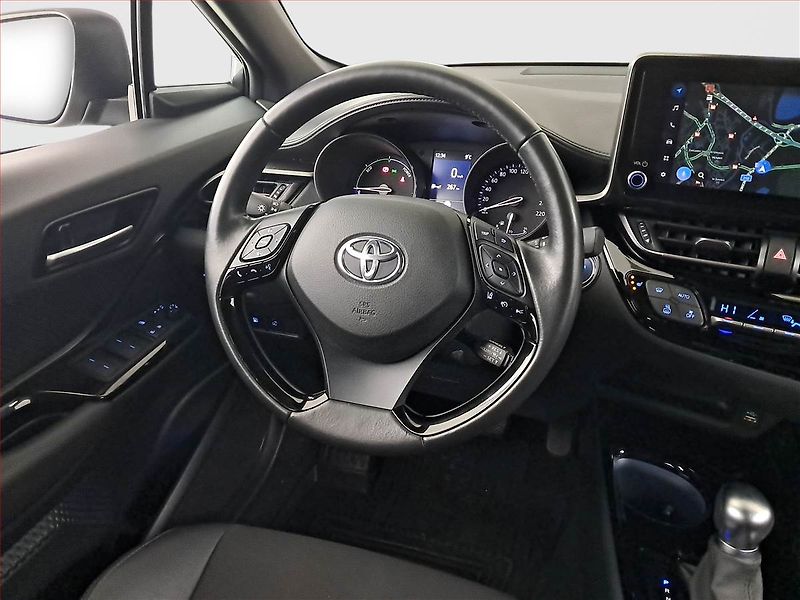 Toyota C-HR (2023) 1.8 Hybrid - fotka 7 z 18