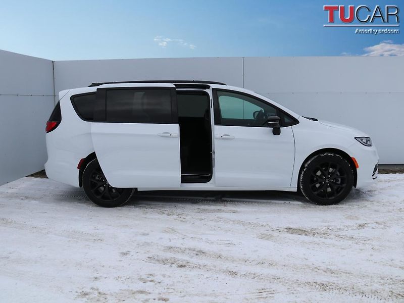 Chrysler Pacifica (2026) Select AWD 3.6 V6 - fotka 3 z 62