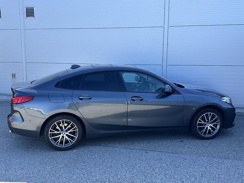 BMW Řada 2 220d xDrive - fotka 3 z 11