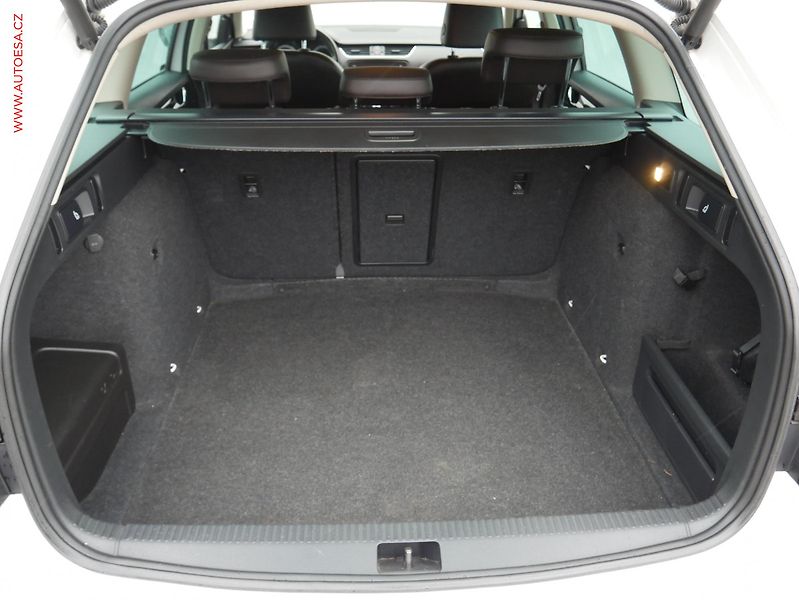 Škoda Octavia (2018) 2.0TDi 4x4, ČR, L&K, DSG, TZ - fotka 7 z 23