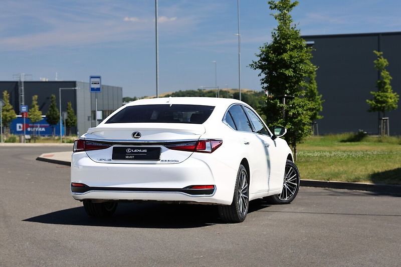 Lexus ES 300h 300h 2,5 HEV BUSINESS EDITION - fotka 4 z 25