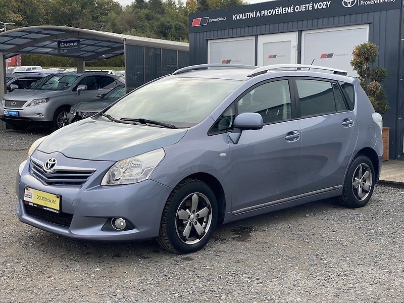 Toyota Verso 2.0D, ČR, Sol, 2x kola - fotka 4 z 15