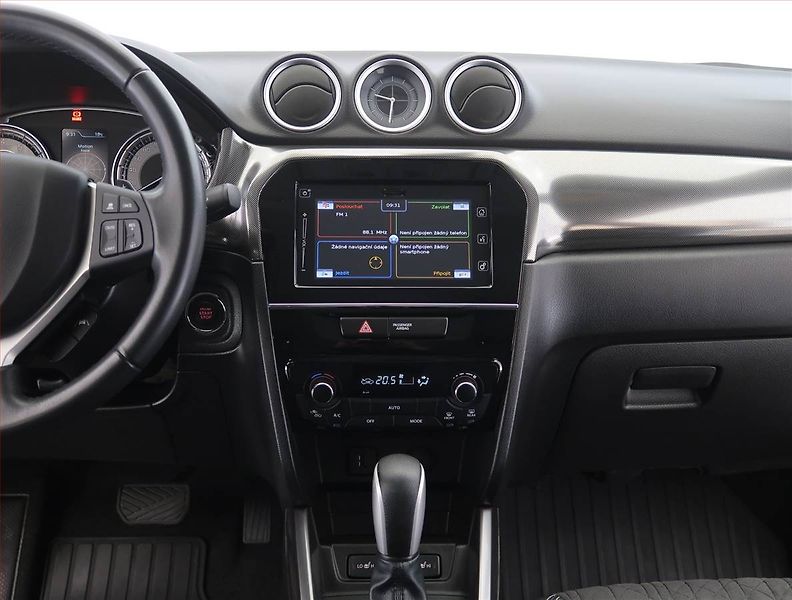 Suzuki Vitara (2021) 1.4 BoosterJet, digi klima - fotka 12 z 22