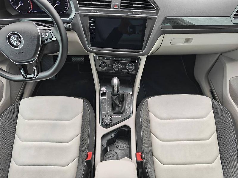 Volkswagen Tiguan R-Line Highline 4Motion DSG 2, - fotka 9 z 30