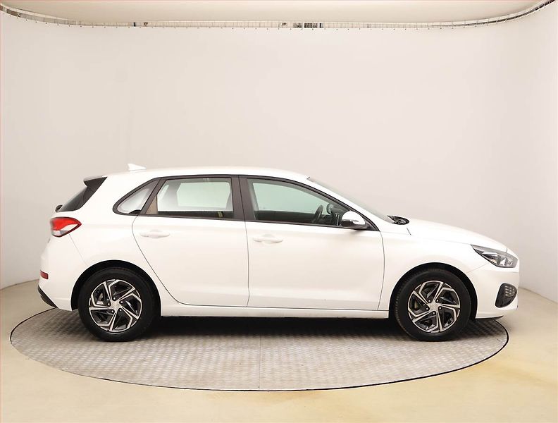 Hyundai i30 (2022) 1.5 DPI, ČR,1.maj, Serv.kniha - fotka 6 z 21