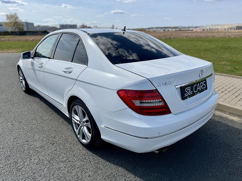 Mercedes-Benz Třídy C 180 CGI NAVIGACE SERVISKA - fotka 3 z 37