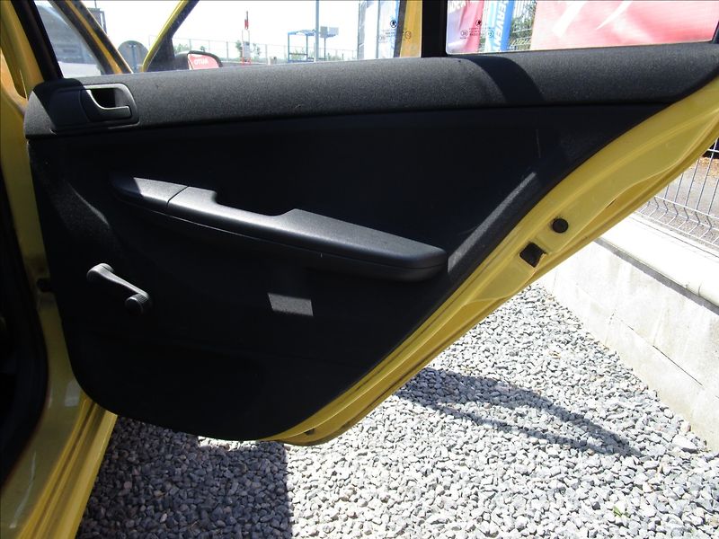 Škoda Fabia 1.2HTP - fotka 23 z 37