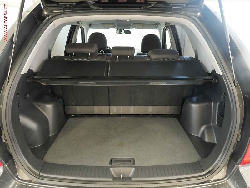 Kia Sportage (2007) 2.0CRDi, ČR, AC, temp - fotka 7 z 18