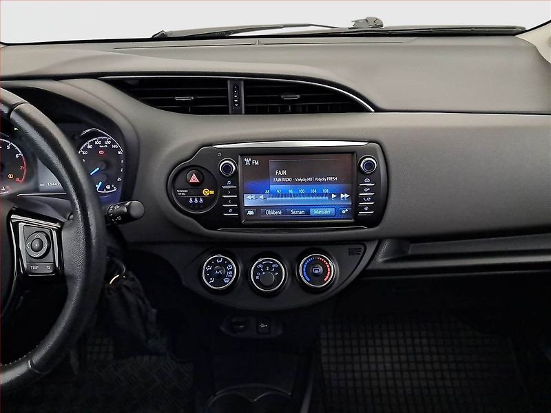 Toyota Yaris (2019) 1.0 VVT-i, Serv.kniha - fotka 12 z 20