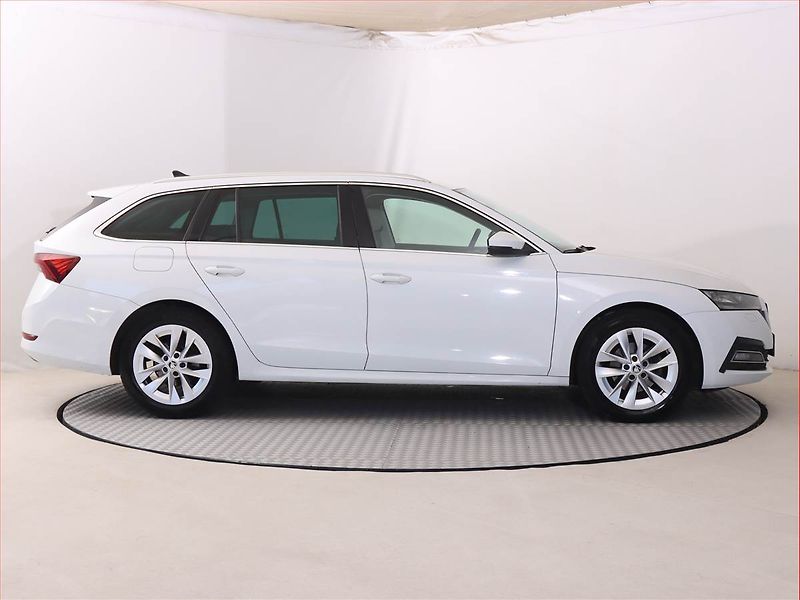 Škoda Octavia (2020) 2.0 TDI, Automat, Kůže, Navi - fotka 6 z 27