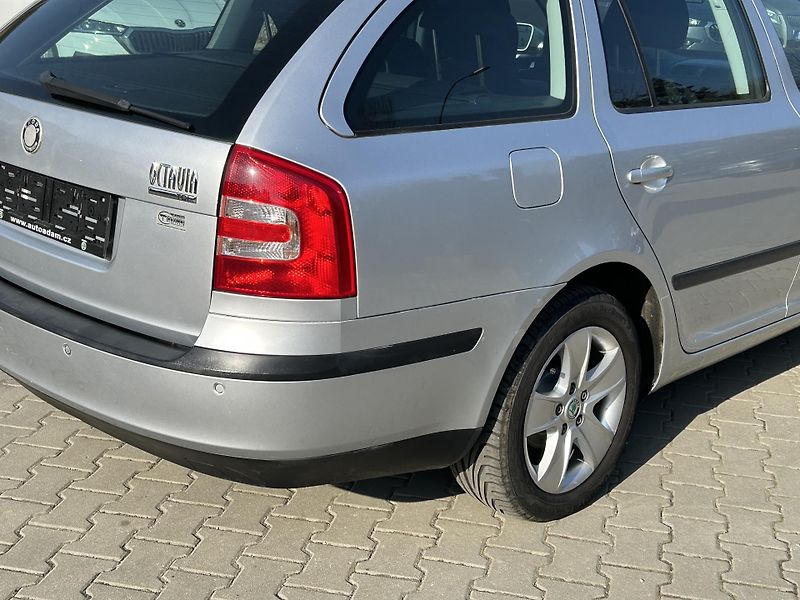 Škoda Octavia 1,9TDi DSG combi Team Edition - fotka 10 z 50