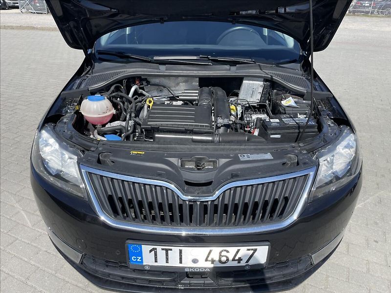Škoda Rapid 1,2 TSi 66kw Style Radar Klima - fotka 28 z 37